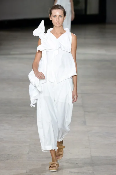Look 9